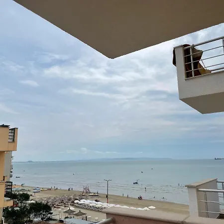 Seaview Right At The Apartment *