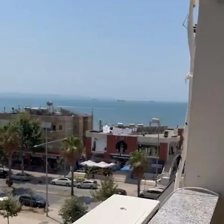 Seaview Right At The Apartment *