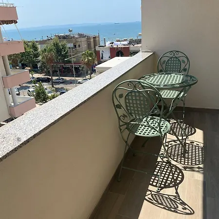 Seaview Right At The *